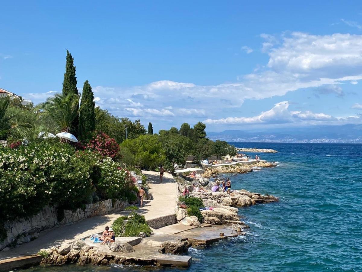 And Charming Apartment In Vantacici Malinska Luaran gambar