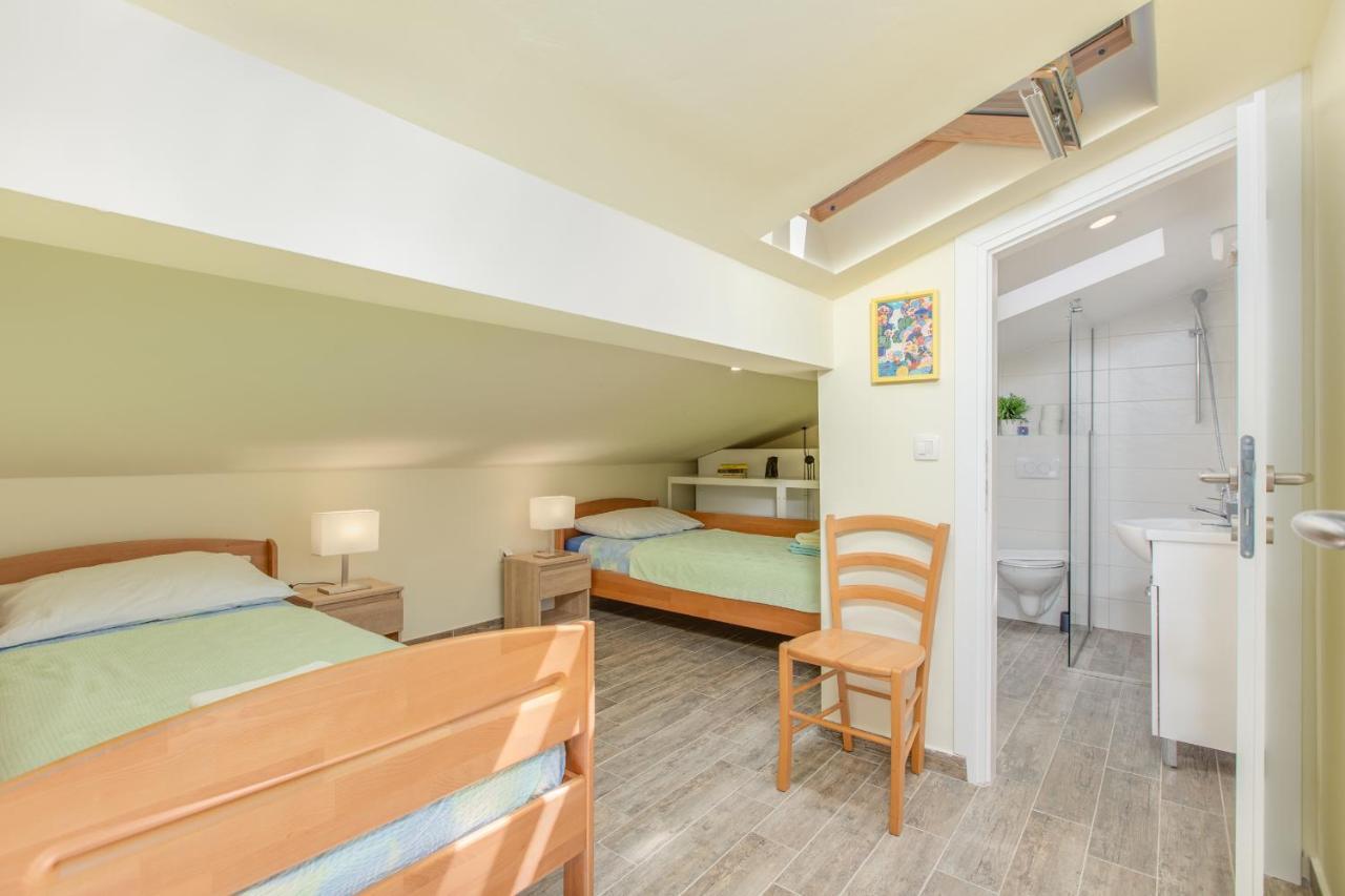 And Charming Apartment In Vantacici Malinska Luaran gambar